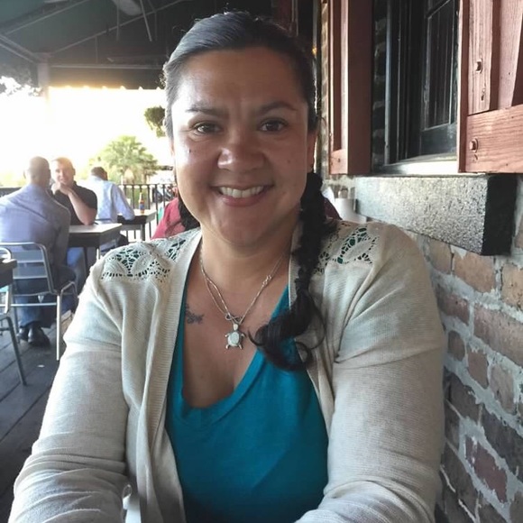 Meet your Posher, Donna - Picture 2 of 3